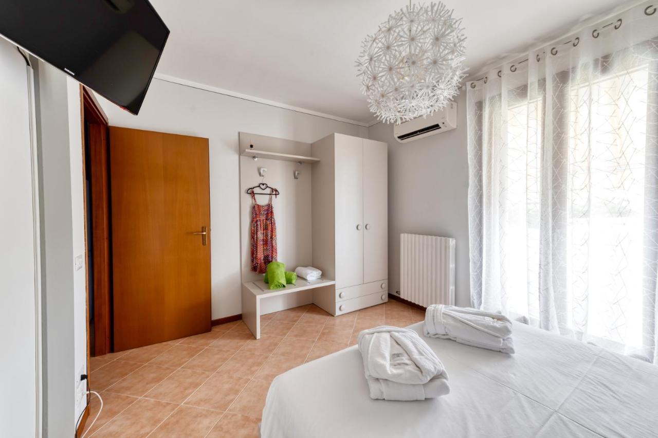 Wolf House - Sirmione Holiday Exterior photo